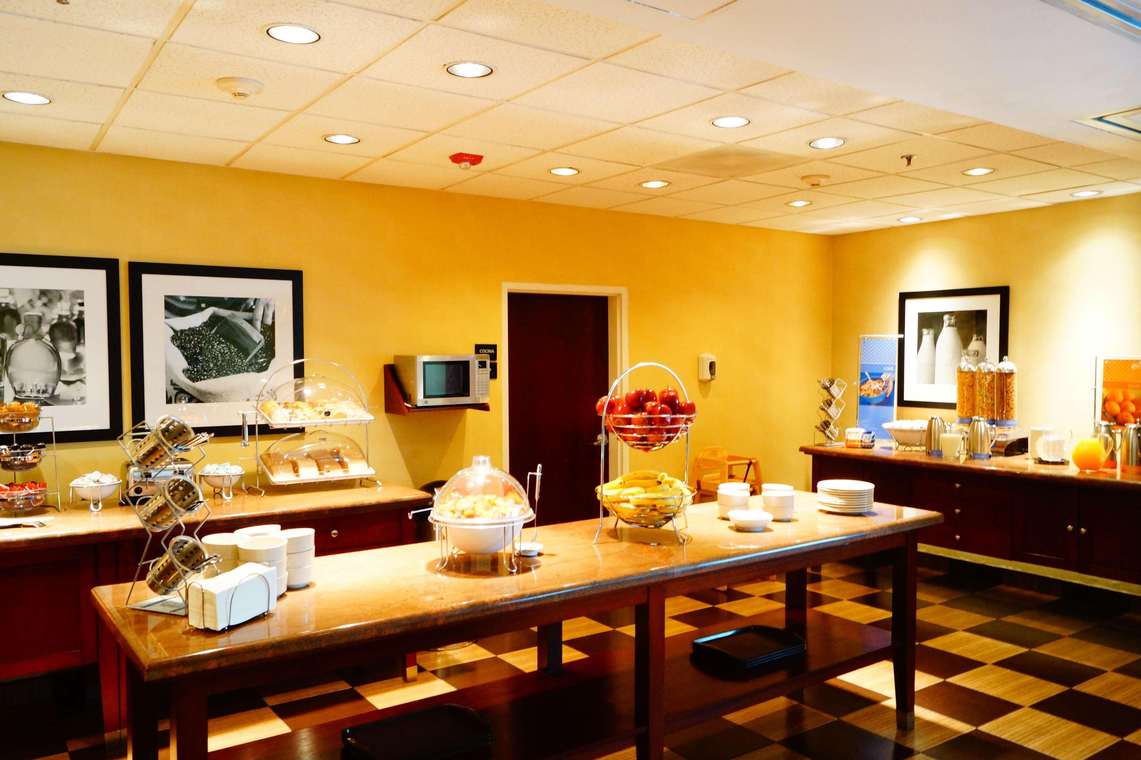 Hampton Inn By Hilton Guadalajara-Aeropuerto Buitenkant foto