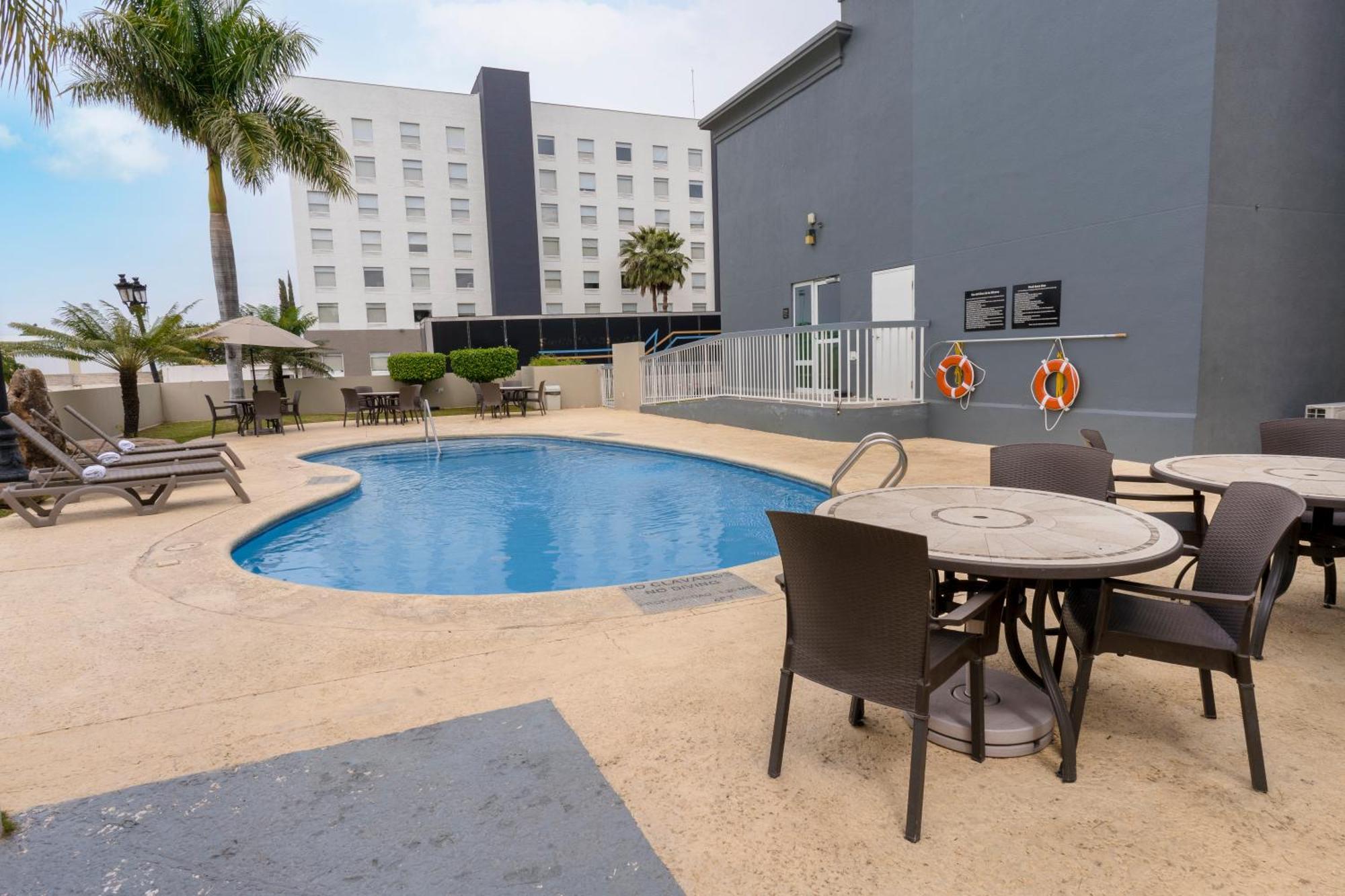 Hampton Inn By Hilton Guadalajara-Aeropuerto Buitenkant foto